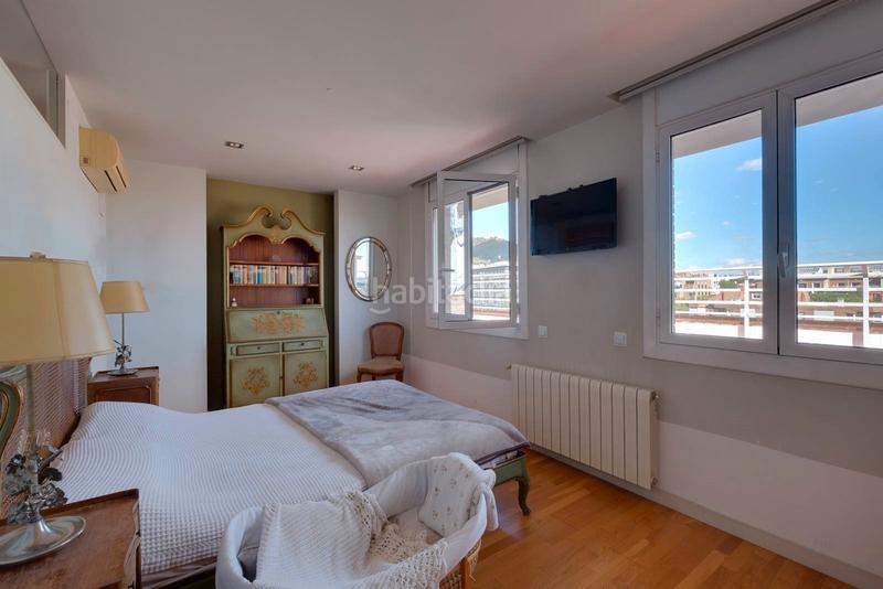 Foto a0fbc7f2-76ab-4e7e-93c6-8c02465cd2f3. Pis amb xemeneia calefacció aparcament a Sarrià Barcelona