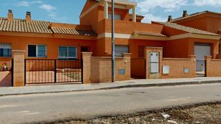 Casa a Pozo Estrecho. Adosado reformado a estrenar en la zona más tranquila de pozo es