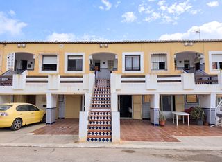 Casa a schiera in Islas Menores-Mar de Cristal. Acogedora vivienda con terraza a solo 2 minutos del mar menor. u