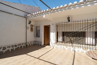 Casa adossada a Santiago de La Ribera