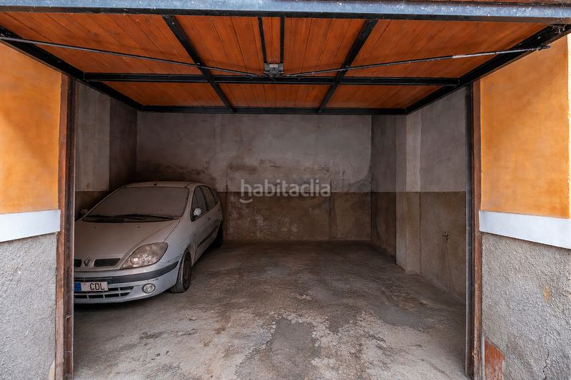 Foto b30bedf4-fe3c-4ba9-9b0d-c212a7db7027. Edificio in Mula