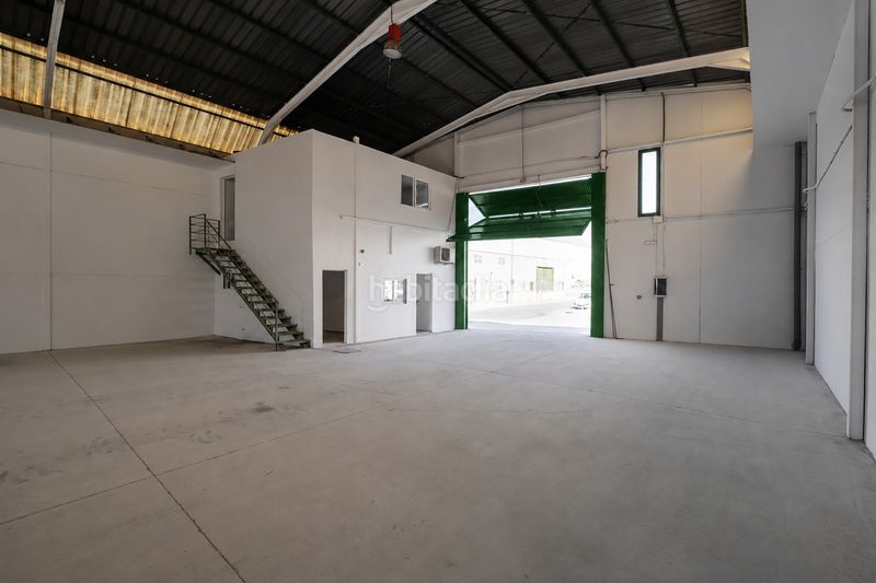 Foto 16f7f509-693a-4148-8956-7049144fc922. Industrial building in calle rio mundo 2 in Lorquí