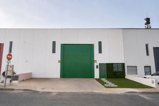Affitto Capannone industriale in Calle rio mundo 2. Nave industrial en polígono industrial el saladar