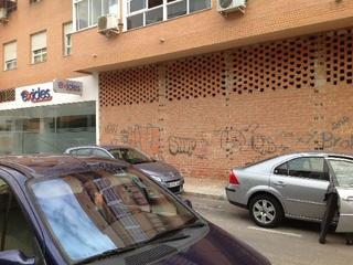 Local Comercial  Calle gabriela mistral. Local zona mandarache  hispania.
