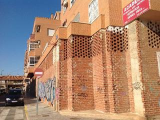 Local Comercial  Calle antonio lauret. Local zona mandarache  hispania.