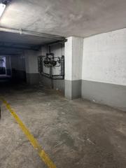Miete Autoparkplatz in Casco Antiguo. Alquiler de plaza de garaje en el paseo de alfonso xiii  edifici