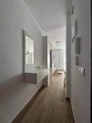 Rent Studio in Casco Antiguo. Loft reformado de un dormitorio en calle mayor.