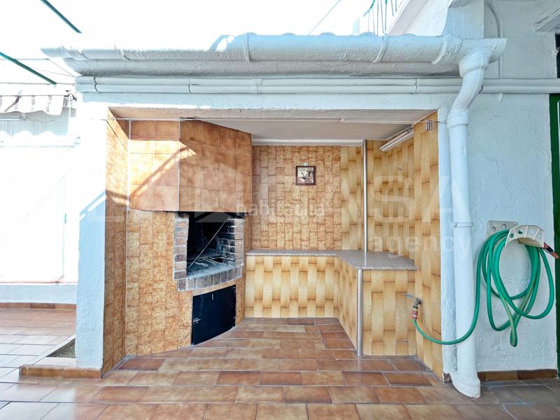 Foto 1404b9fa-ce99-4433-a7b8-0ca56a9e6e0a. Casa adossada amb calefacció a Joan Prim Granollers