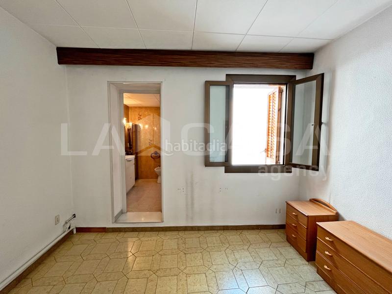 Foto 38590ca8-ccb9-425e-acc0-1d97b84f0e6d. Casa adossada amb calefacció a Joan Prim Granollers