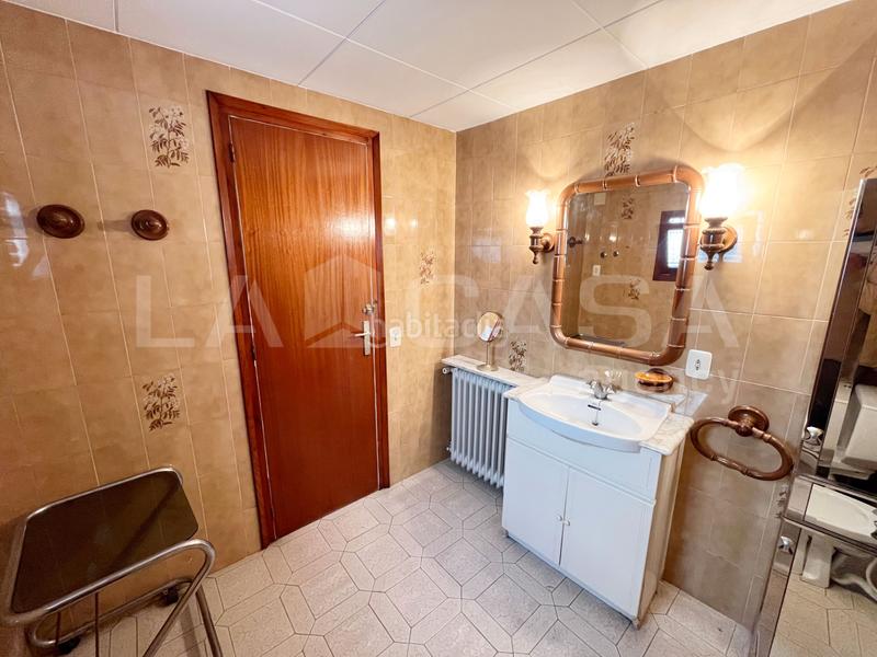 Foto 5165603d-edc8-40c4-8d78-f9d07f8d2f52. Casa adossada amb calefacció a Joan Prim Granollers