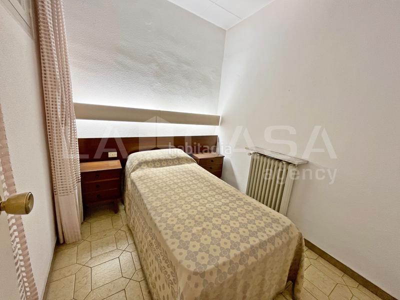 Foto 8a8b5029-5464-4187-9ca8-fb825197967a. Casa adossada amb calefacció a Joan Prim Granollers