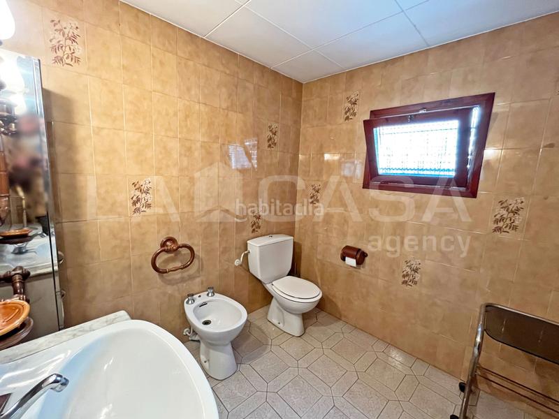 Foto bb4c593c-d47e-4dff-a32d-51a7e2e6612b. Casa adossada amb calefacció a Joan Prim Granollers