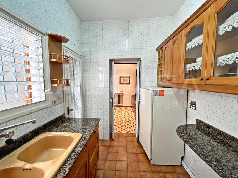 Foto e11ef6dc-1414-4755-9e4e-3becb11c944f. Casa adossada amb calefacció a Joan Prim Granollers