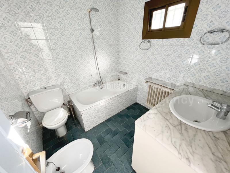 Foto ff8d8cca-6919-4cef-bc14-2d91ace6e80d. Casa adossada amb calefacció a Joan Prim Granollers