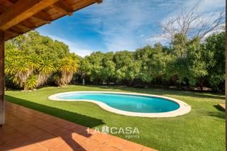 Maison dans Olivella. Con piscina y garaje