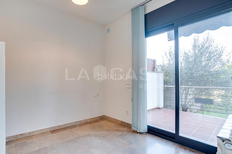 Foto 562a17fa-24b5-4521-8398-9d3bd30a77a9. Casa adossada amb xemeneia calefacció aparcament a Granollers