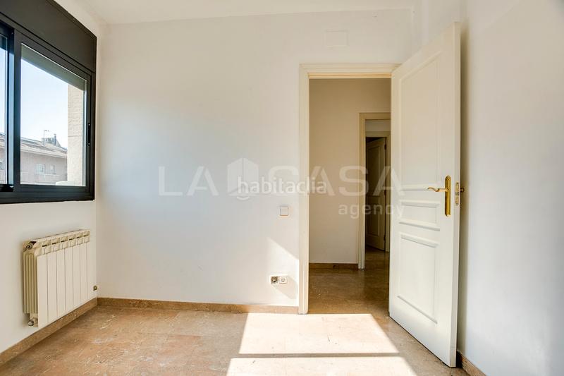 Foto 5b283a9c-a2b8-4f68-a744-dd014dbf7aed. Casa adossada amb xemeneia calefacció aparcament a Granollers