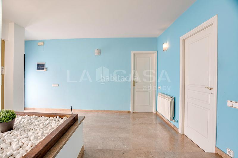 Foto 7a1fcb67-c37c-430c-9eb3-55f9508b1b51. Casa adossada amb xemeneia calefacció aparcament a Granollers