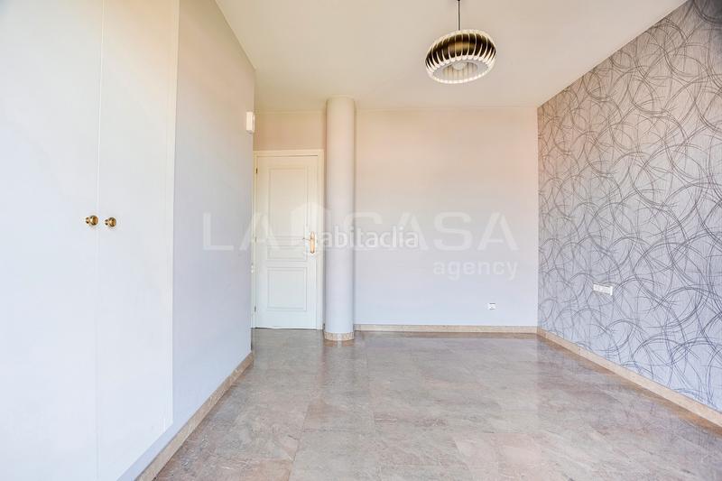 Foto 9f85ecdf-854d-4e79-a97e-a750b0aec50a. Casa adossada amb xemeneia calefacció aparcament a Granollers