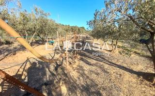 Landgut in Zona Industrial. En font del radium