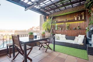 Casa adossada a Font Verda. Con piscina privada