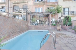Casa adossada a Font Verda. Con piscina privada
