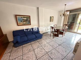Casa adossada a Can bassa. Con 60m² de jardín