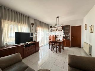 Appartement  Carrer sant jordi. Oportunidad en barriada nova, canovelles: ¡piso con balcón y ori