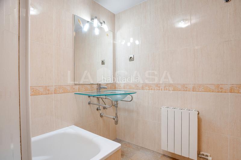 Foto 02bf49ed-681d-403c-a53d-54780519366a. Duplex con riscaldamento parcheggio in Font Verda Granollers