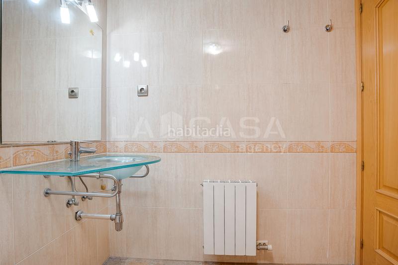 Foto 41b15f92-a8d6-4a64-aead-afdd0ebe8637. Duplex con riscaldamento parcheggio in Font Verda Granollers