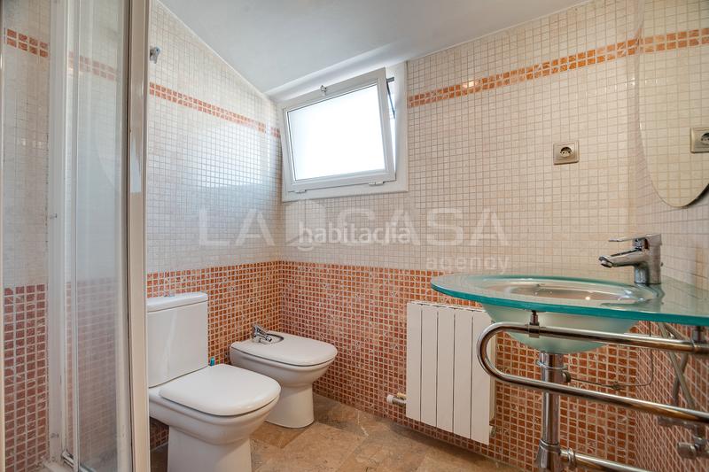 Foto 510a9f16-42cd-40f7-9292-2ca725ed696f. Duplex con riscaldamento parcheggio in Font Verda Granollers