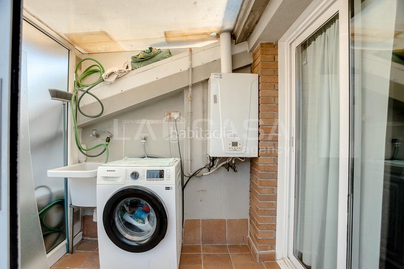 Foto 76912987-ce2d-4ea2-950f-19fa2fe0e075. Duplex con riscaldamento parcheggio in Font Verda Granollers