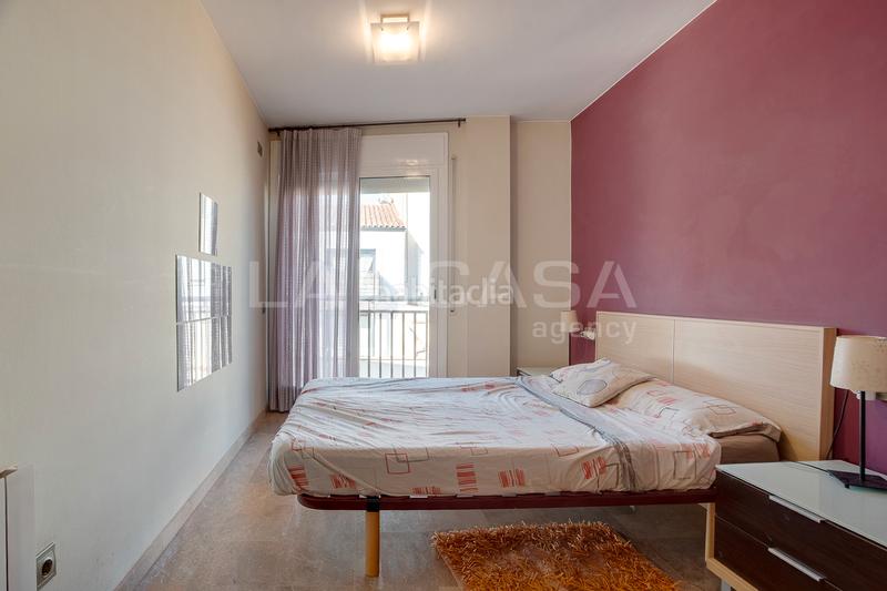 Foto f248b631-ae34-4883-9082-64df1651b2da. Duplex con riscaldamento parcheggio in Font Verda Granollers