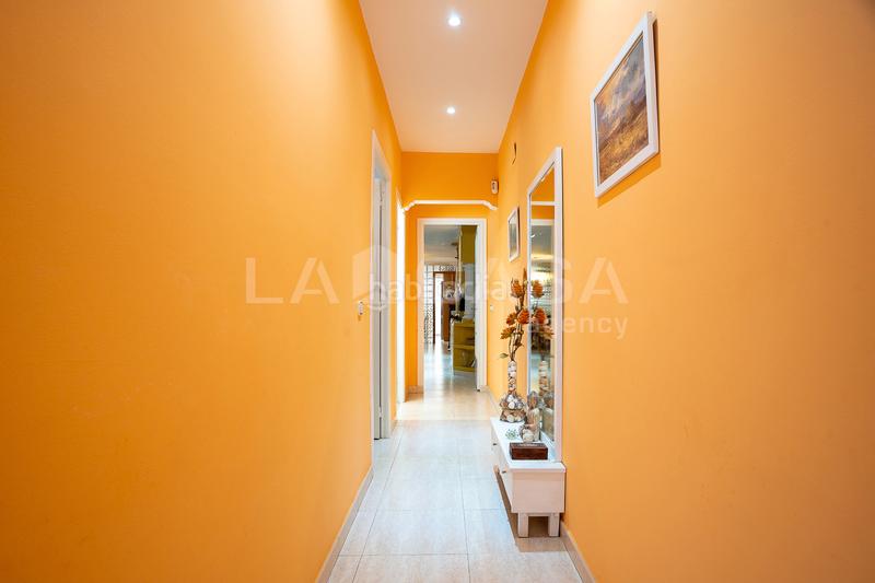 Foto 2dfaea09-9e54-4202-9fcc-3bb69edbe8d7. Casa aparellada amb calefacció a Lledoner Granollers