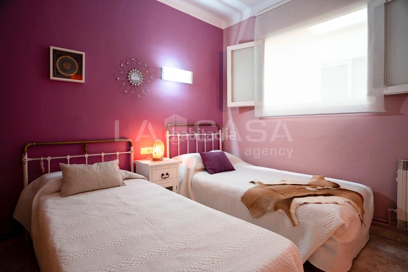 Foto 3f09f285-b166-4b0f-91a5-b1a5fbaa5732. Casa aparellada amb calefacció a Lledoner Granollers