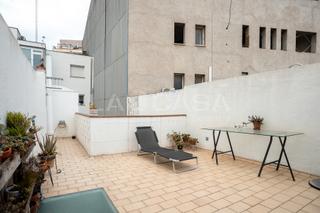 Casa aparellada a Lledoner. Reformada