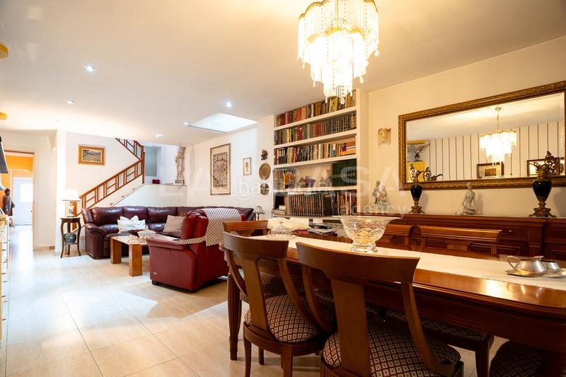 Foto 7d419e0a-00e8-4aaa-a4bc-856436ea75d7. Casa aparellada amb calefacció a Lledoner Granollers