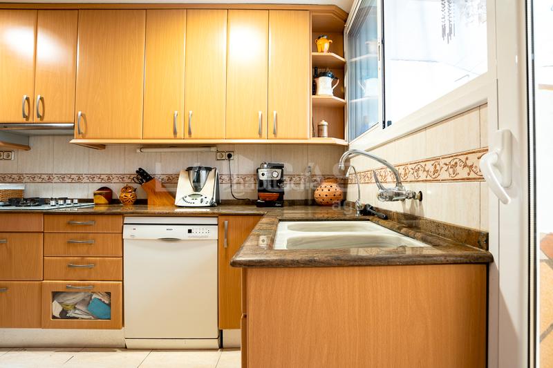 Foto 928192d3-8ccf-4116-8d5d-3f6ac537ce0e. Casa aparellada amb calefacció a Lledoner Granollers