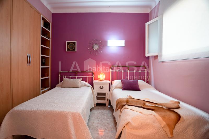 Foto a1b72e5e-a756-42ce-b945-77dfadecbcfc. Casa aparellada amb calefacció a Lledoner Granollers