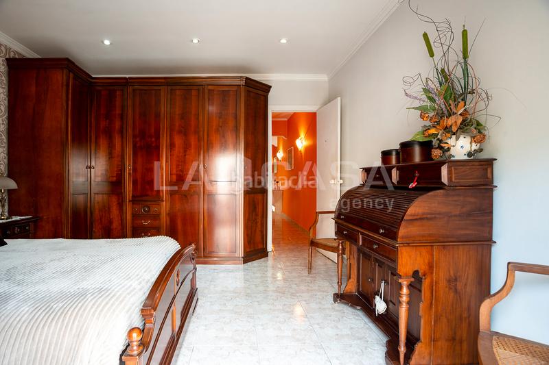 Foto f9797f96-b056-4ea4-ac01-41382432d18a. Casa aparellada amb calefacció a Lledoner Granollers