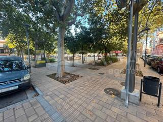 Parking voiture à Lledoner