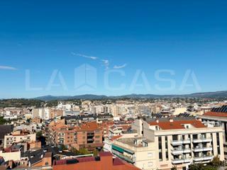 Àtic a Font Verda. Con vistas
