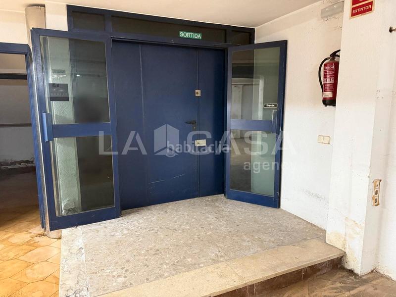 Foto b87da721-0757-4c89-bbc6-be8ed556c888. Local comercial a Instituts Granollers