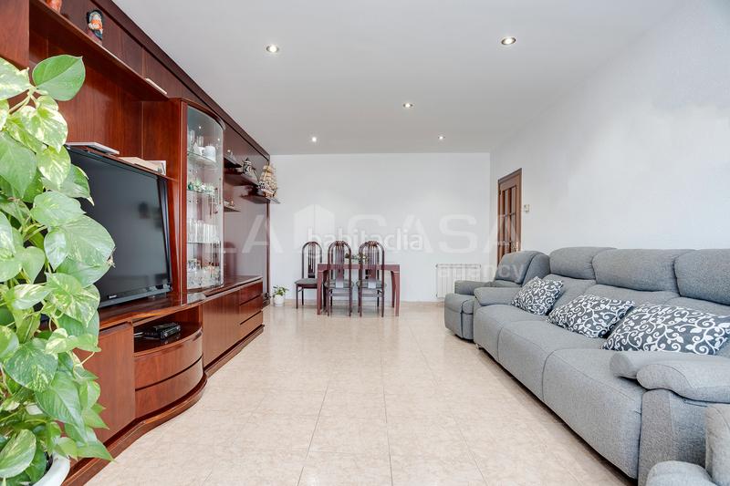 Foto c27781d5-e1a7-4e80-a671-e4c949f284dd. Casa adossada amb aparcament a Lliçà d´Amunt