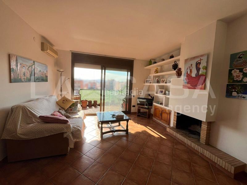 Foto 95ada4ef-bb41-465b-a66d-b30f6cd38f7e. Appartamento con camino riscaldamento in Franqueses del Vallès (Les)