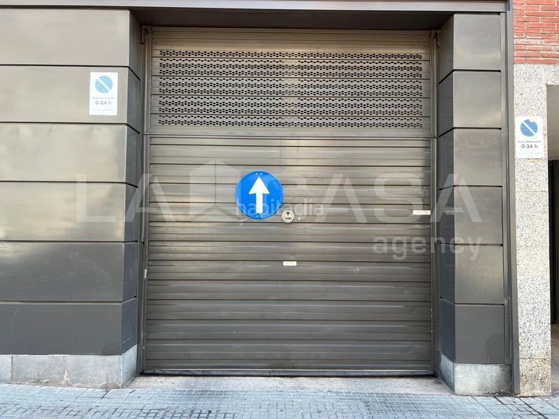 Foto eed3884c-cb24-45c6-b5ae-e7418946763f. Aparcament cotxe a Centre Granollers