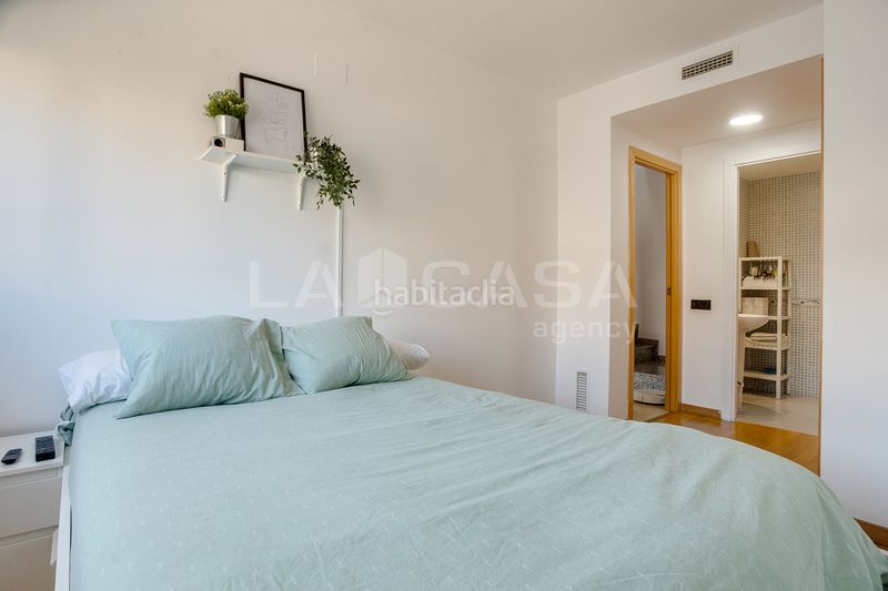 Foto 40c1b5b2-b813-4c97-acb5-2f92bab0e707. Dúplex amb calefacció a Franqueses del Vallès (Les)