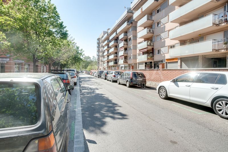 Foto 02dd2722-f3eb-4eb0-8b2e-bc8b658f31bf. Pis amb xemeneia calefacció aparcament a Instituts Granollers