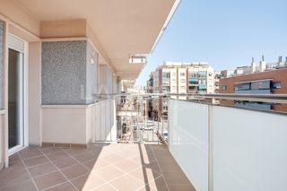 Pis a Instituts. Céntrico