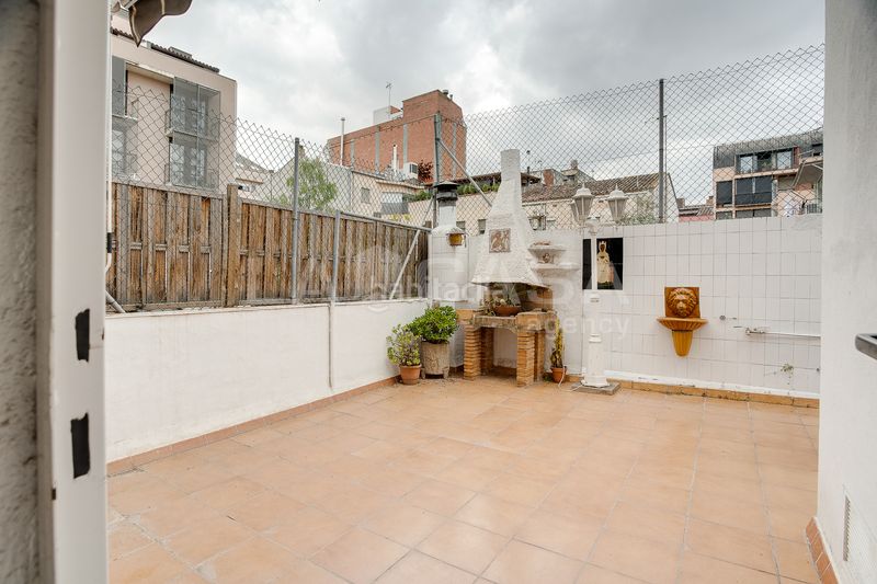 Foto eac30667-f417-482d-8496-658dda0d175e. Tríplex amb xemeneia calefacció a Sant miquel Granollers